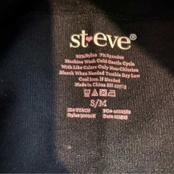 Lot of 1 Red Bralette and 1 Black Seamless Bandeau - Picture 8 of 8